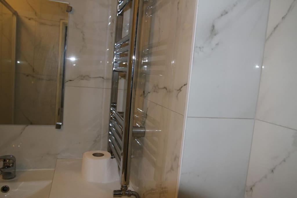 לונדון Ensuite With Kitchen Modern Large Double-Bed Room In Zone 2 מראה חיצוני תמונה